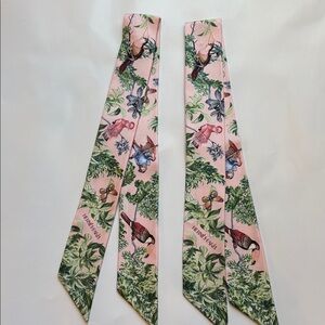 Brand new Hermes twillys pair and box